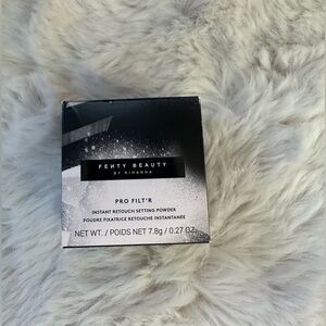 Fenty Beauty by Rihanna Pro Filt'r setting powder (Banana) mini 7.8g NWT